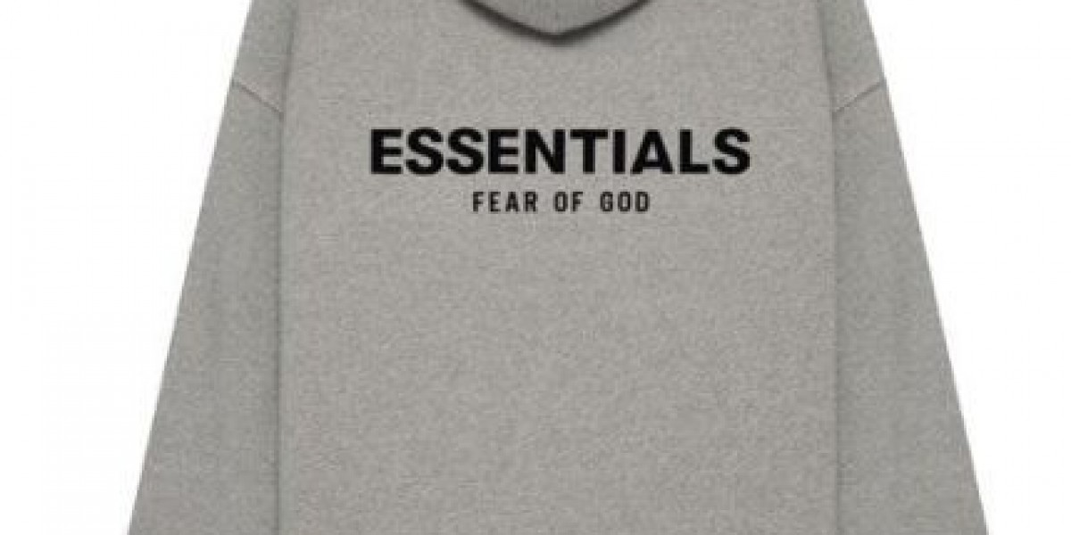 Essentials Pullover Hoodie – Timeless Streetwear for Every Season